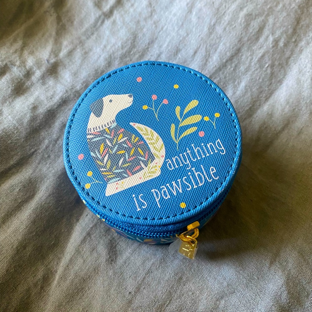 Karma “Anything is pawsible” zipper box